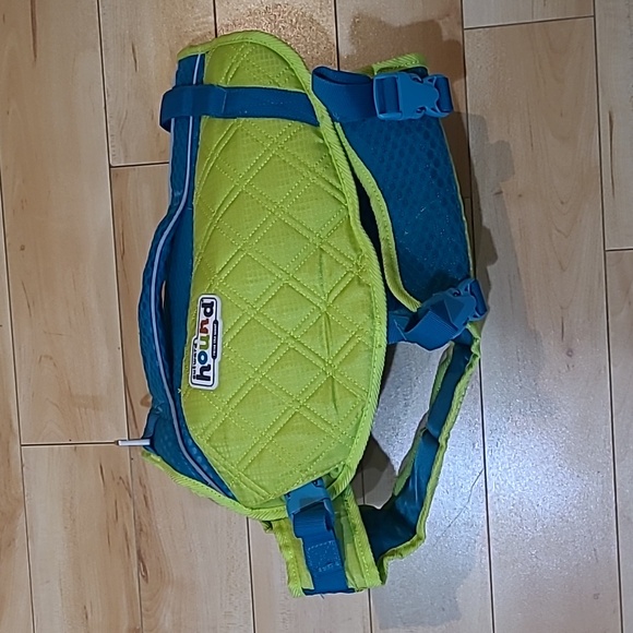 Outward Hound Other - Outward hound size large dog life jacket